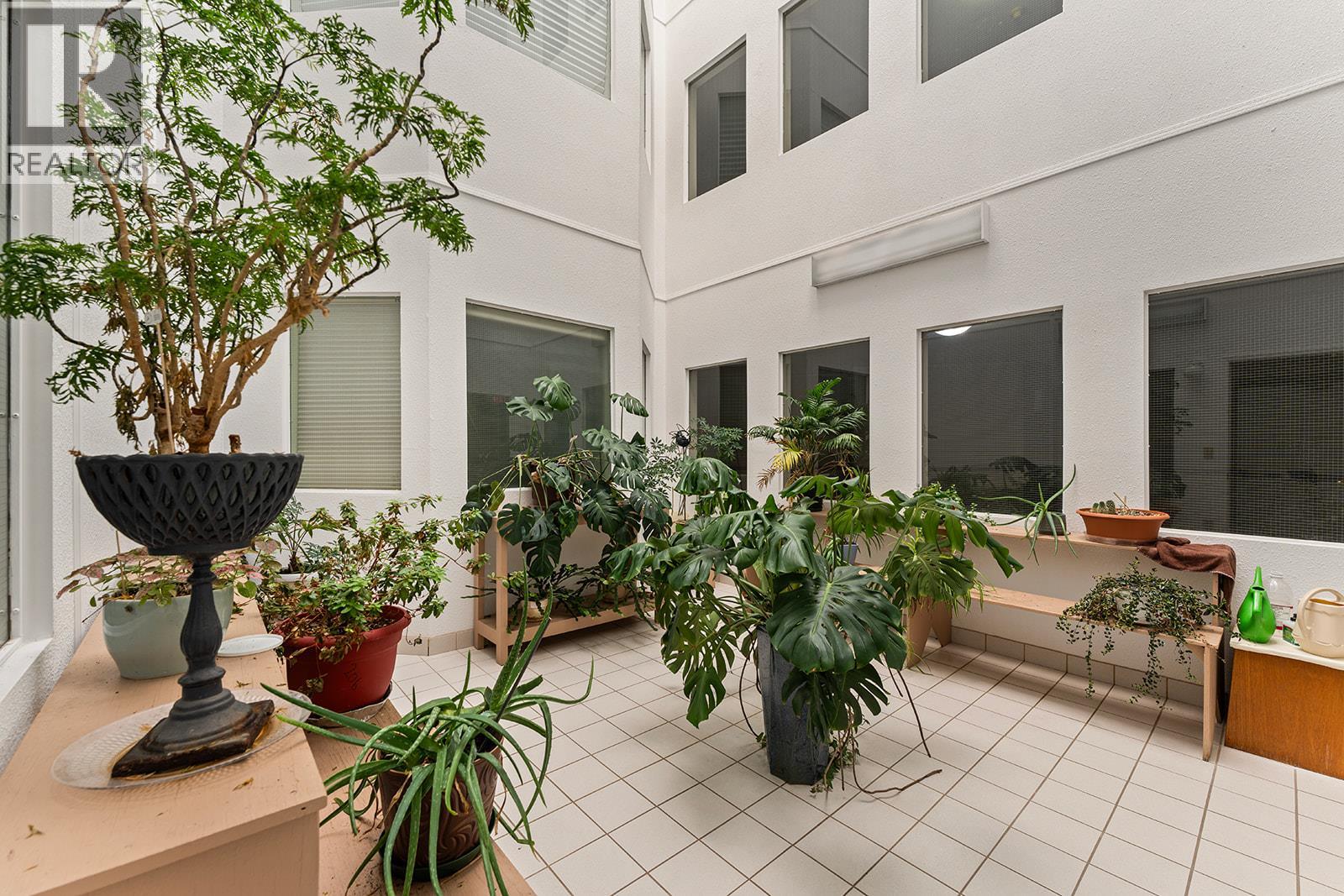 1534 LAWRENCE Avenue Unit# 304