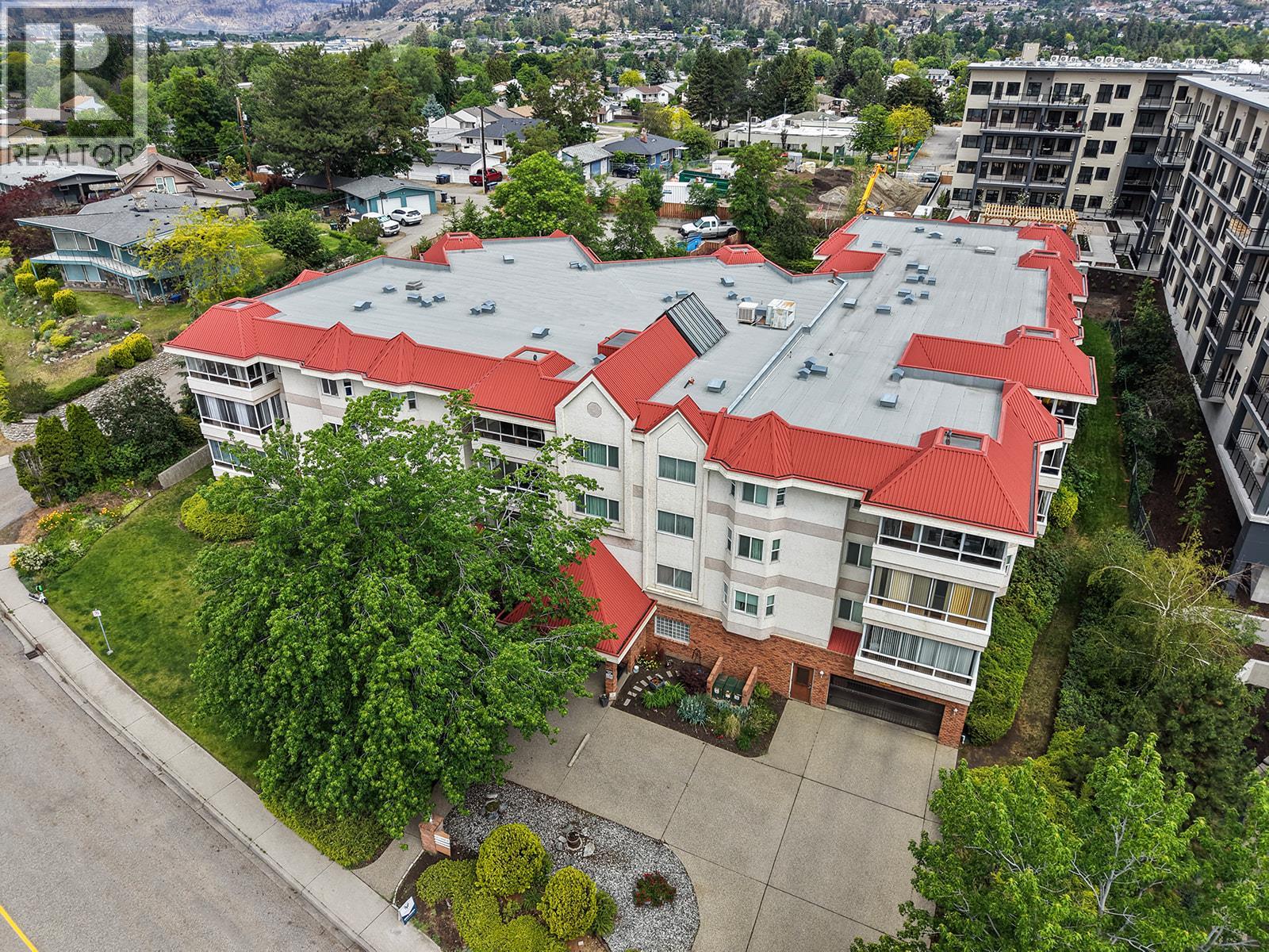 1534 LAWRENCE Avenue Unit# 304