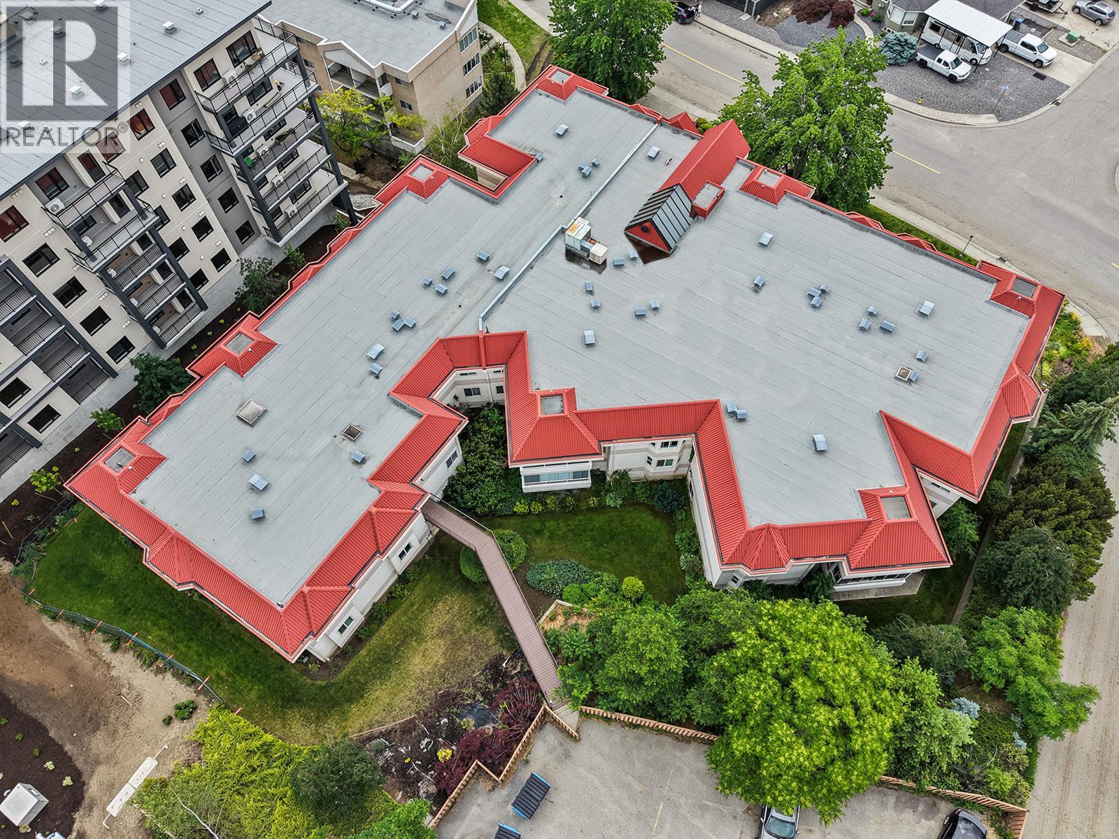 1534 LAWRENCE Avenue Unit# 304