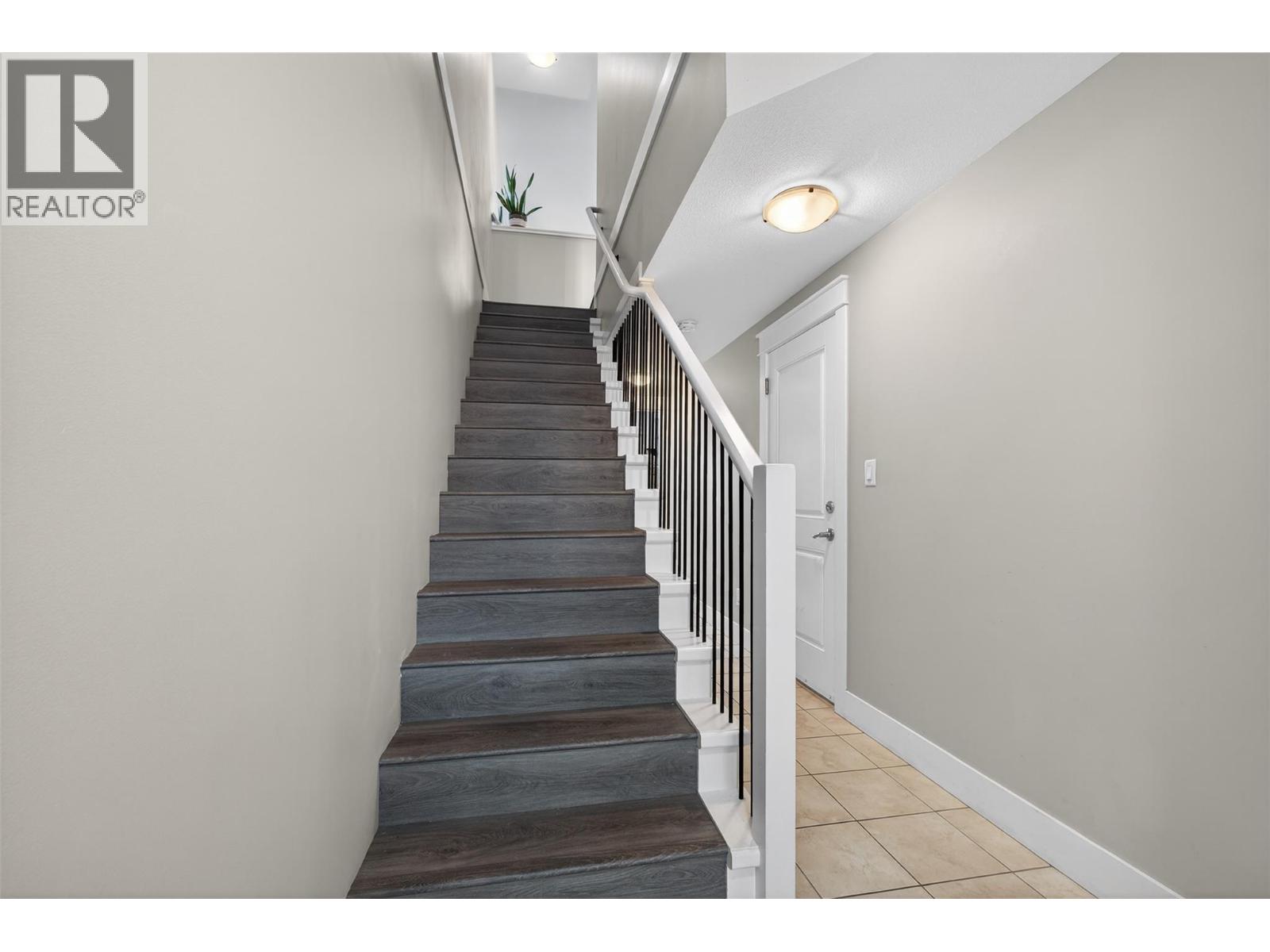 433 McCarren Avenue Unit# 9