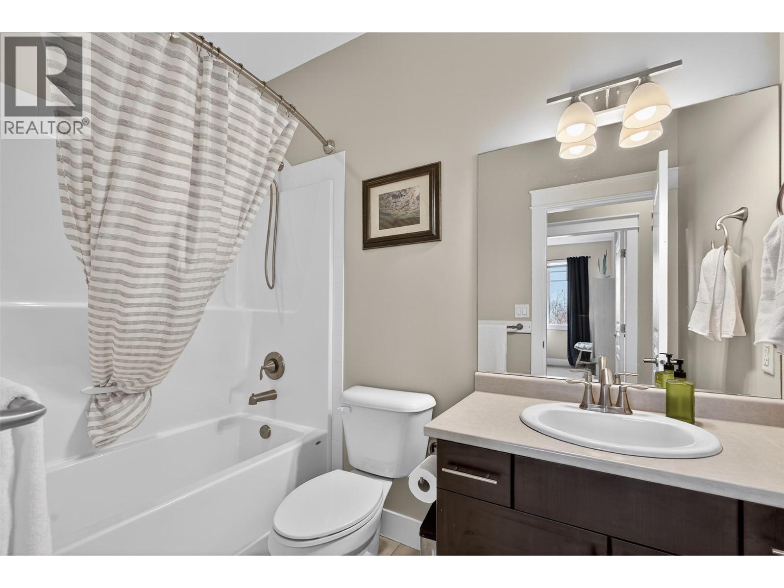 433 McCarren Avenue Unit# 9