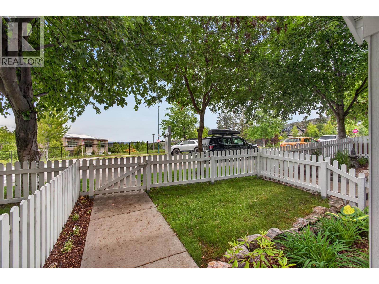 433 McCarren Avenue Unit# 9