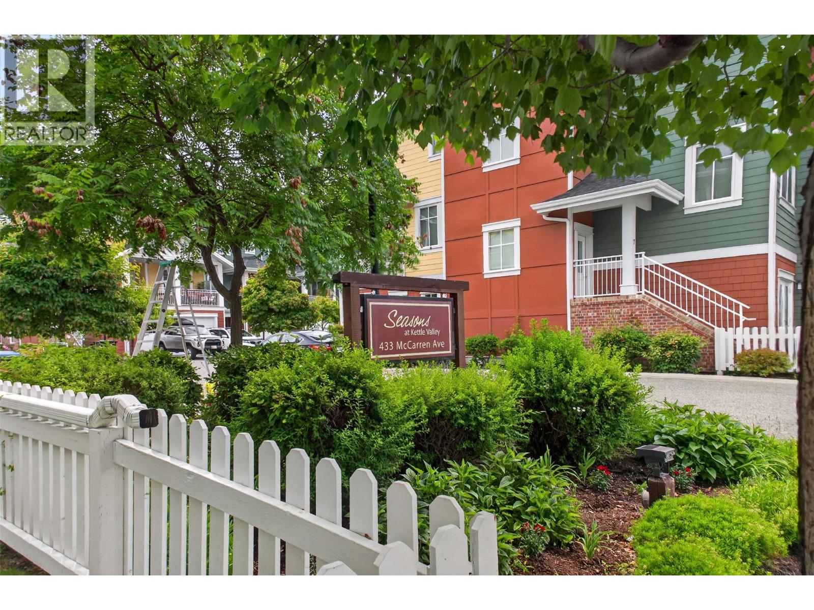 433 McCarren Avenue Unit# 9