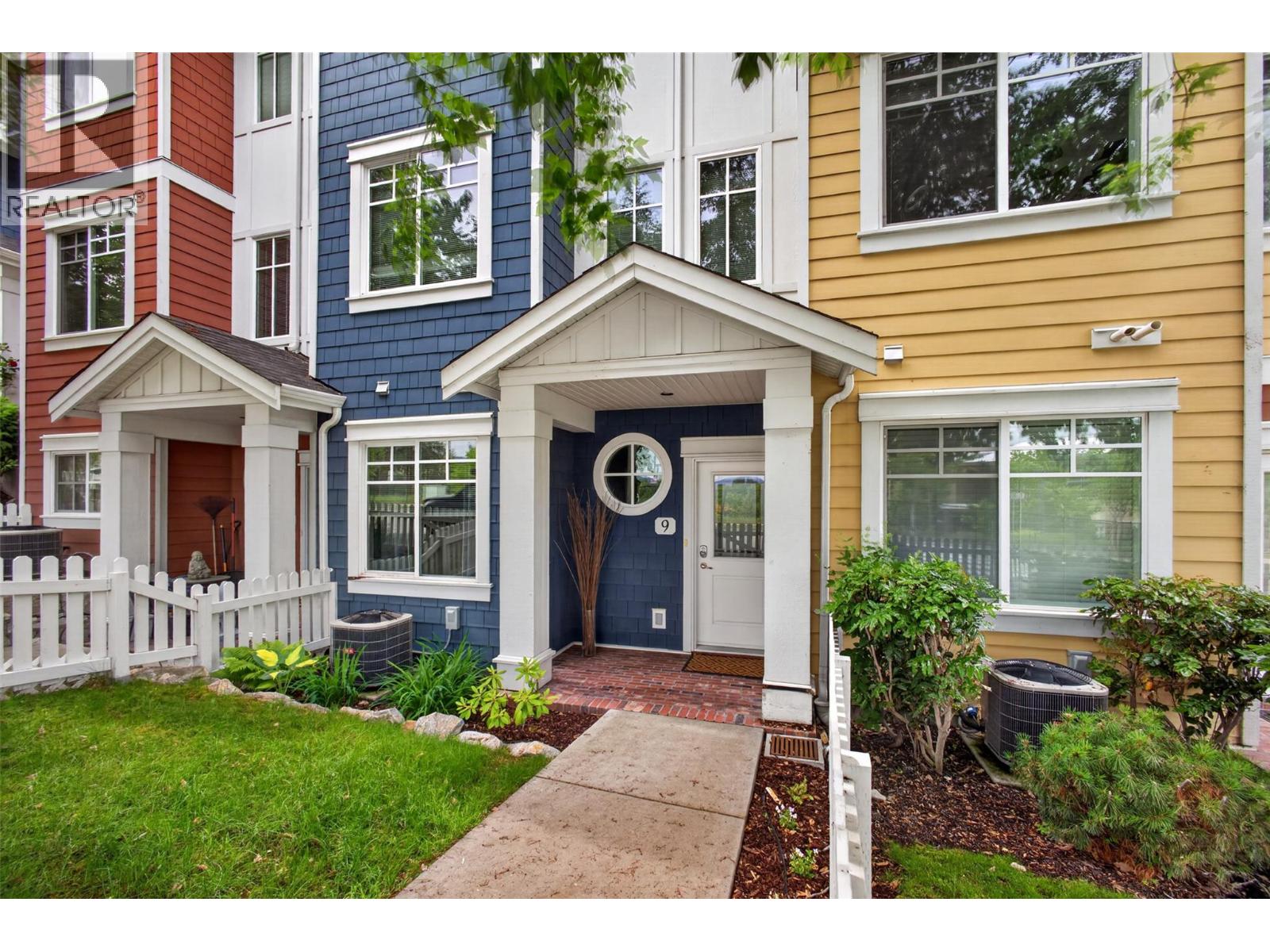 433 McCarren Avenue Unit# 9