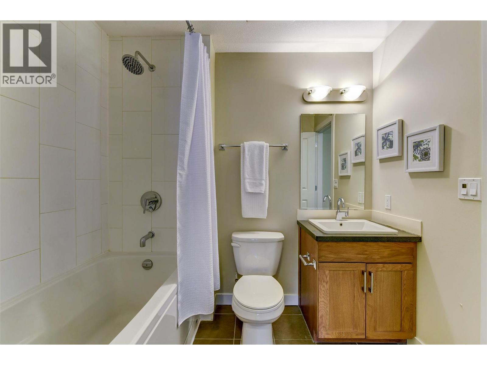 3220 Skyview Lane Unit# 202