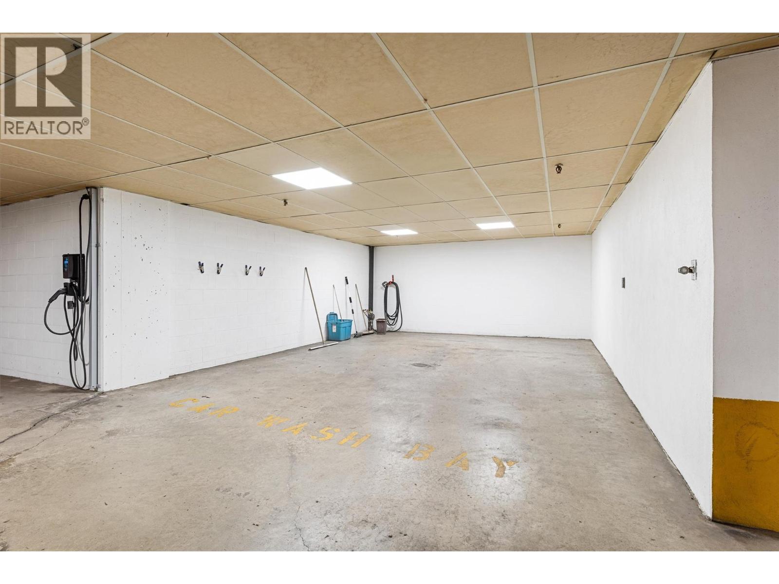 539 Sutherland Avenue Unit# 106