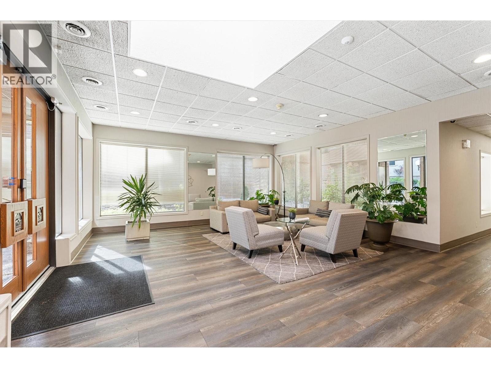 539 Sutherland Avenue Unit# 106