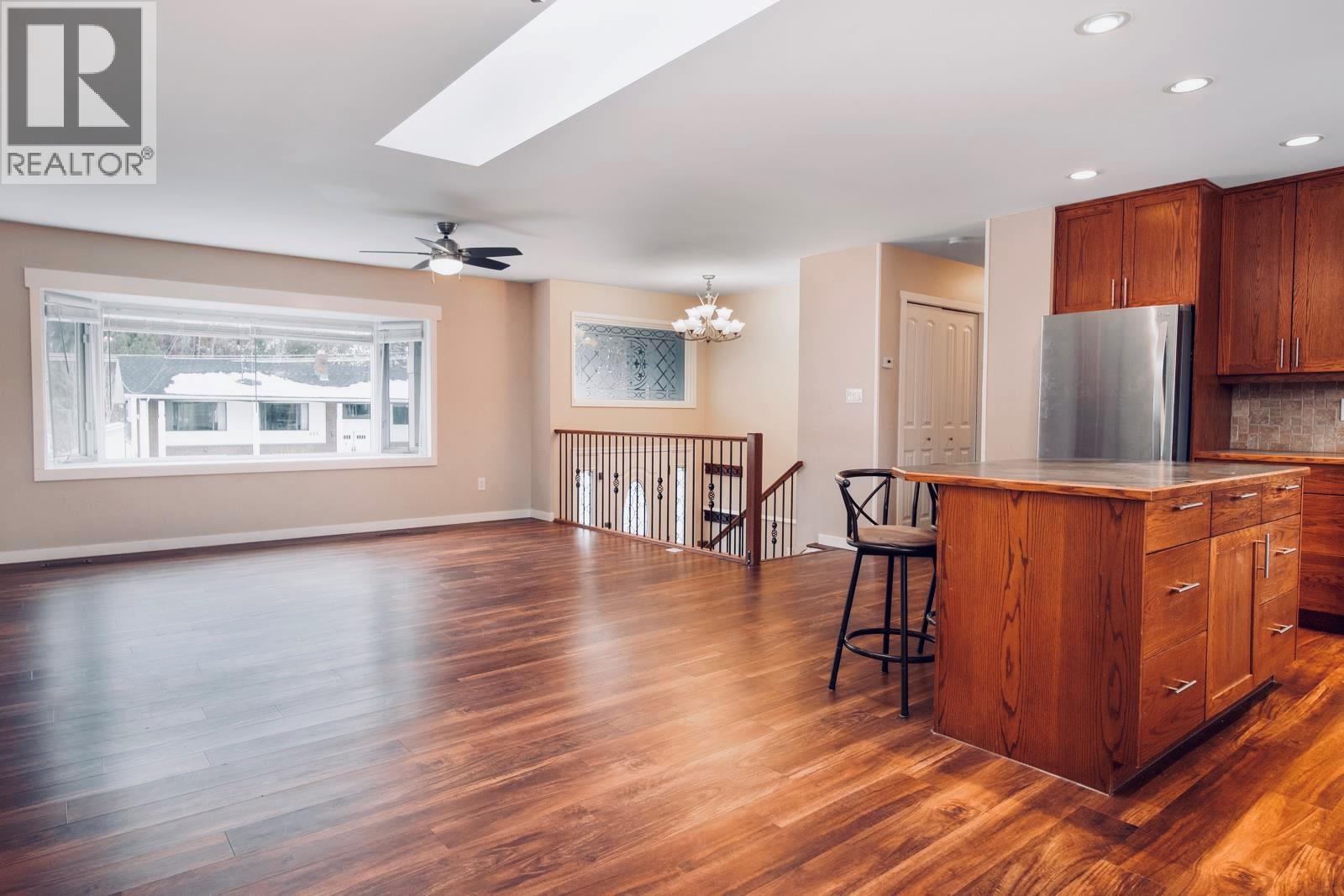 880 Tamarack Drive