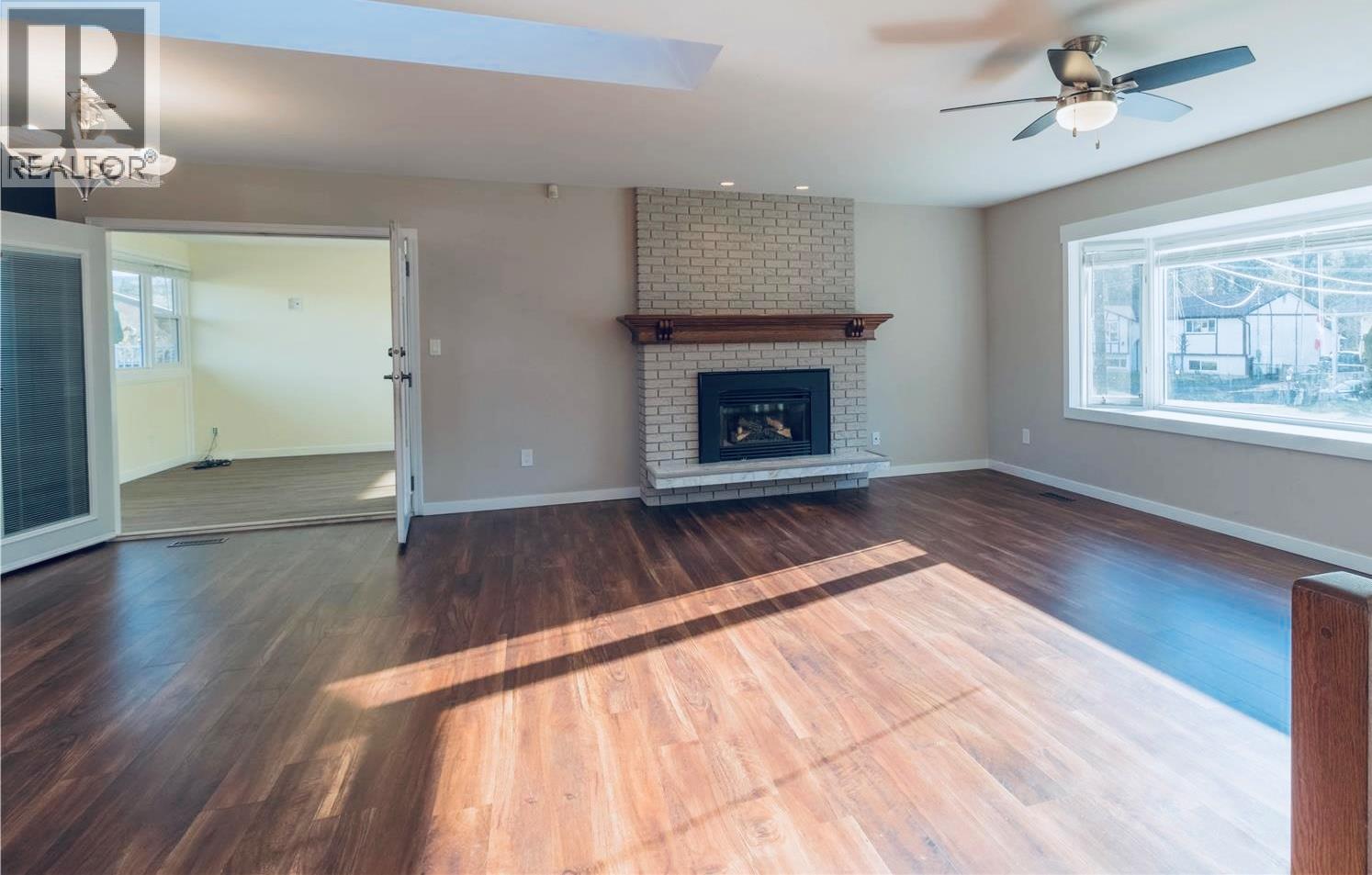 880 Tamarack Drive