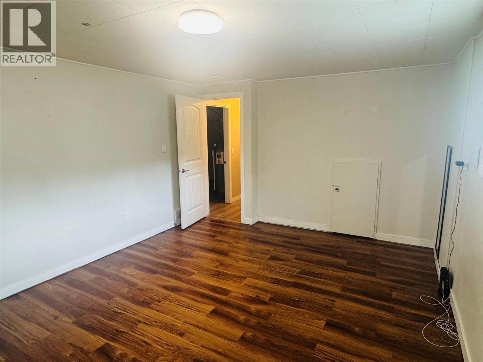 880 Tamarack Drive