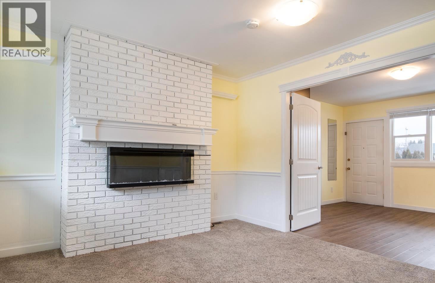 880 Tamarack Drive