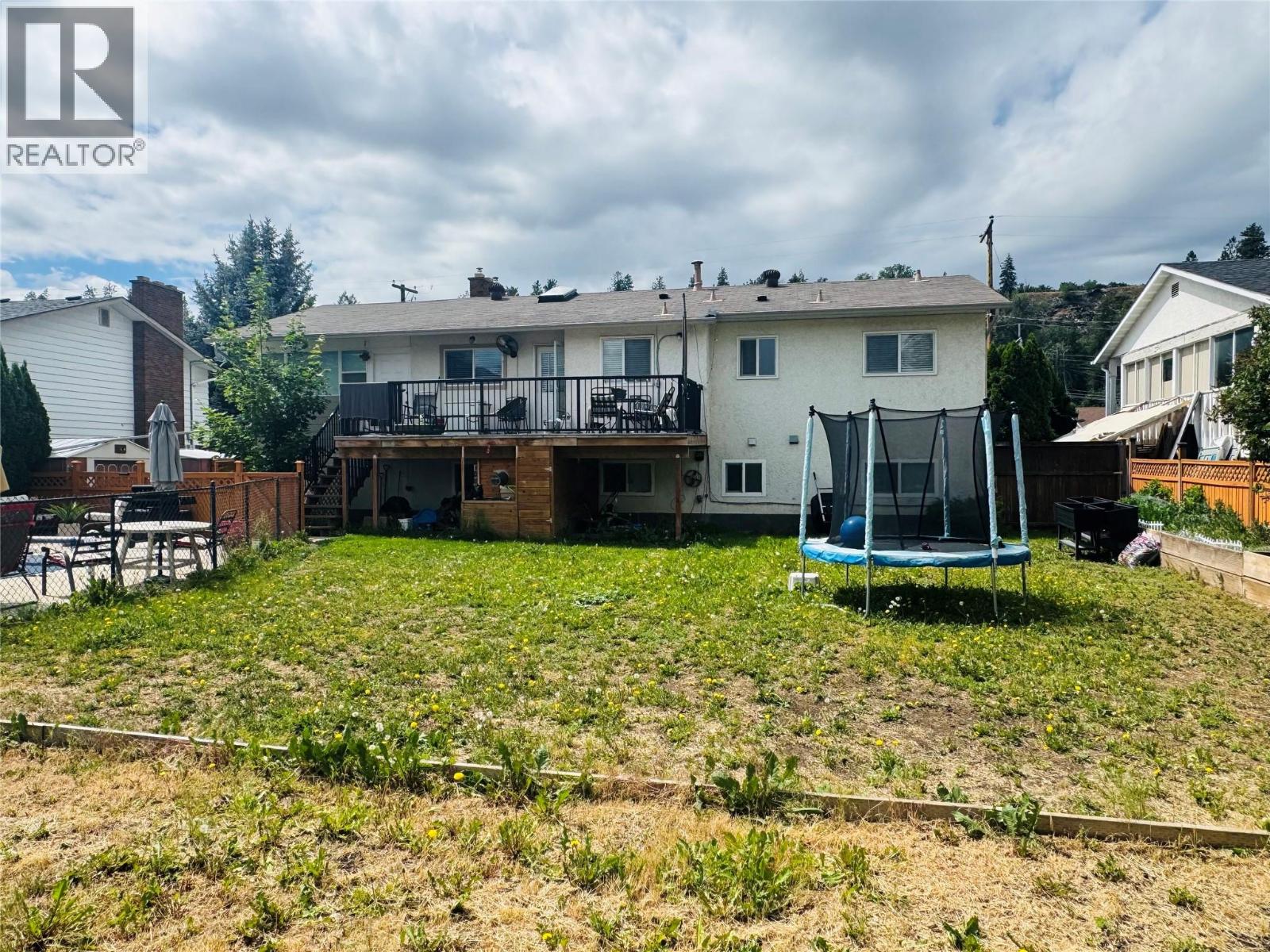 880 Tamarack Drive