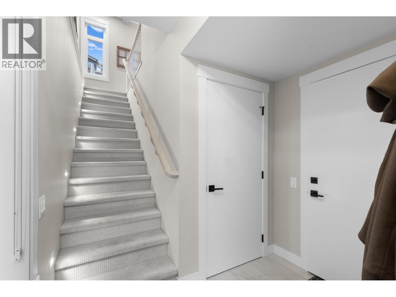 3220 Hilltown Drive Unit# 6
