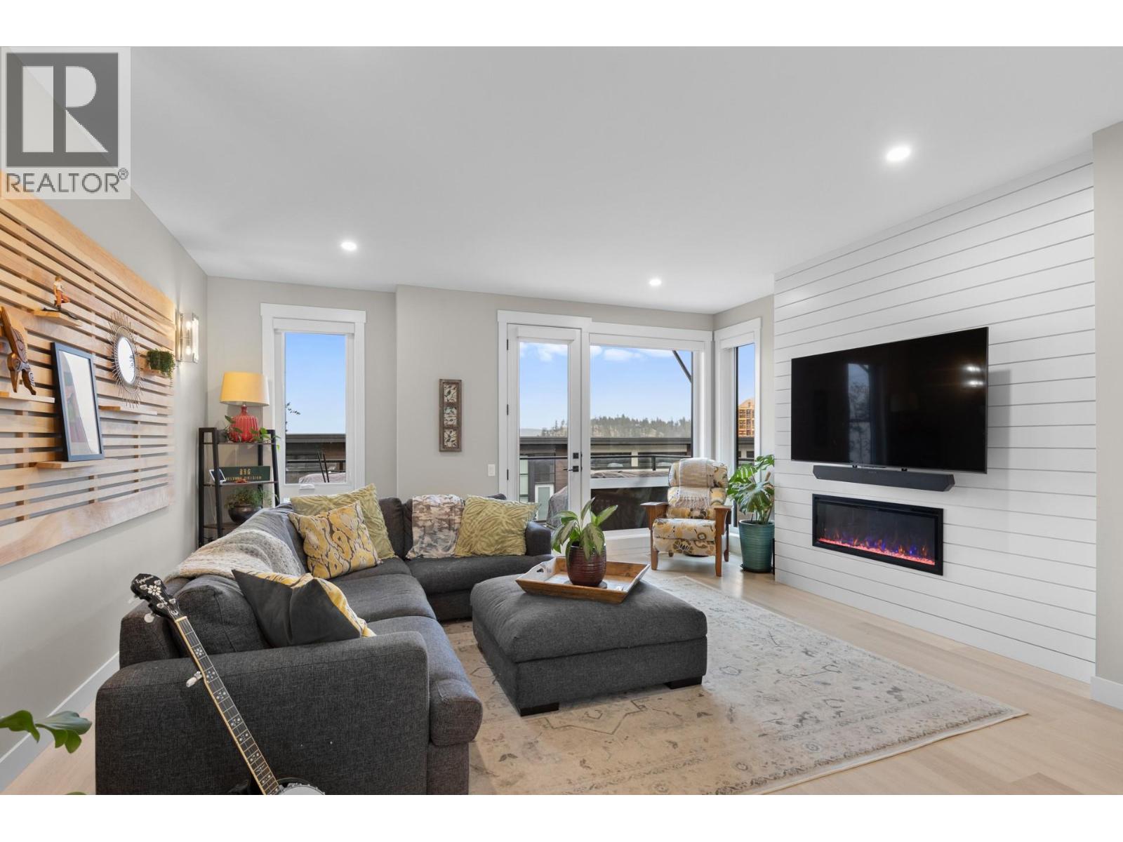 3220 Hilltown Drive Unit# 6