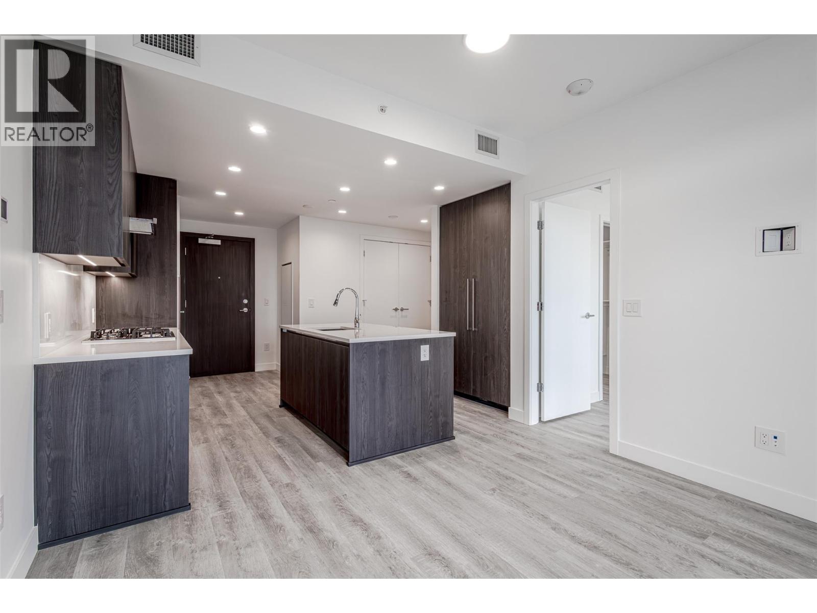 238 Leon Avenue Unit# 1401