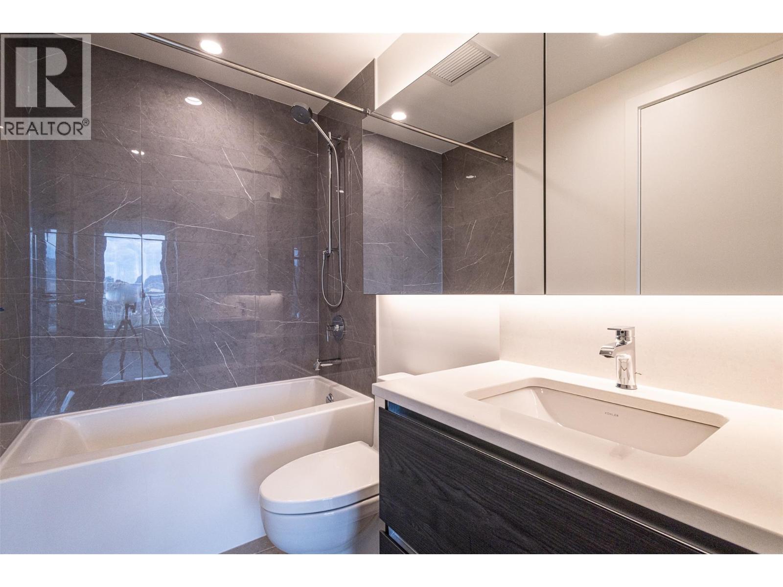 238 Leon Avenue Unit# 1401