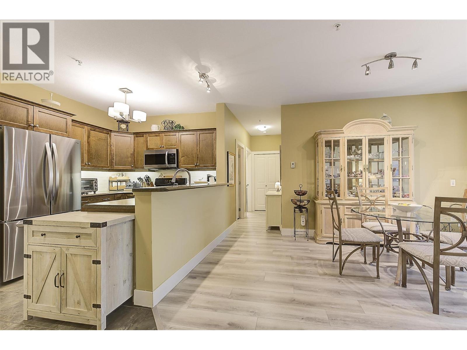 2532 Shoreline Drive Unit# 214