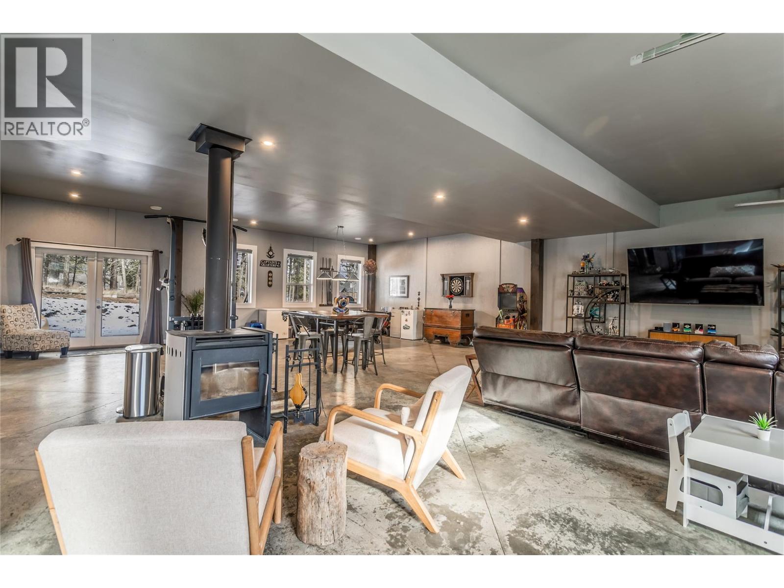 761 Fairbridge Road