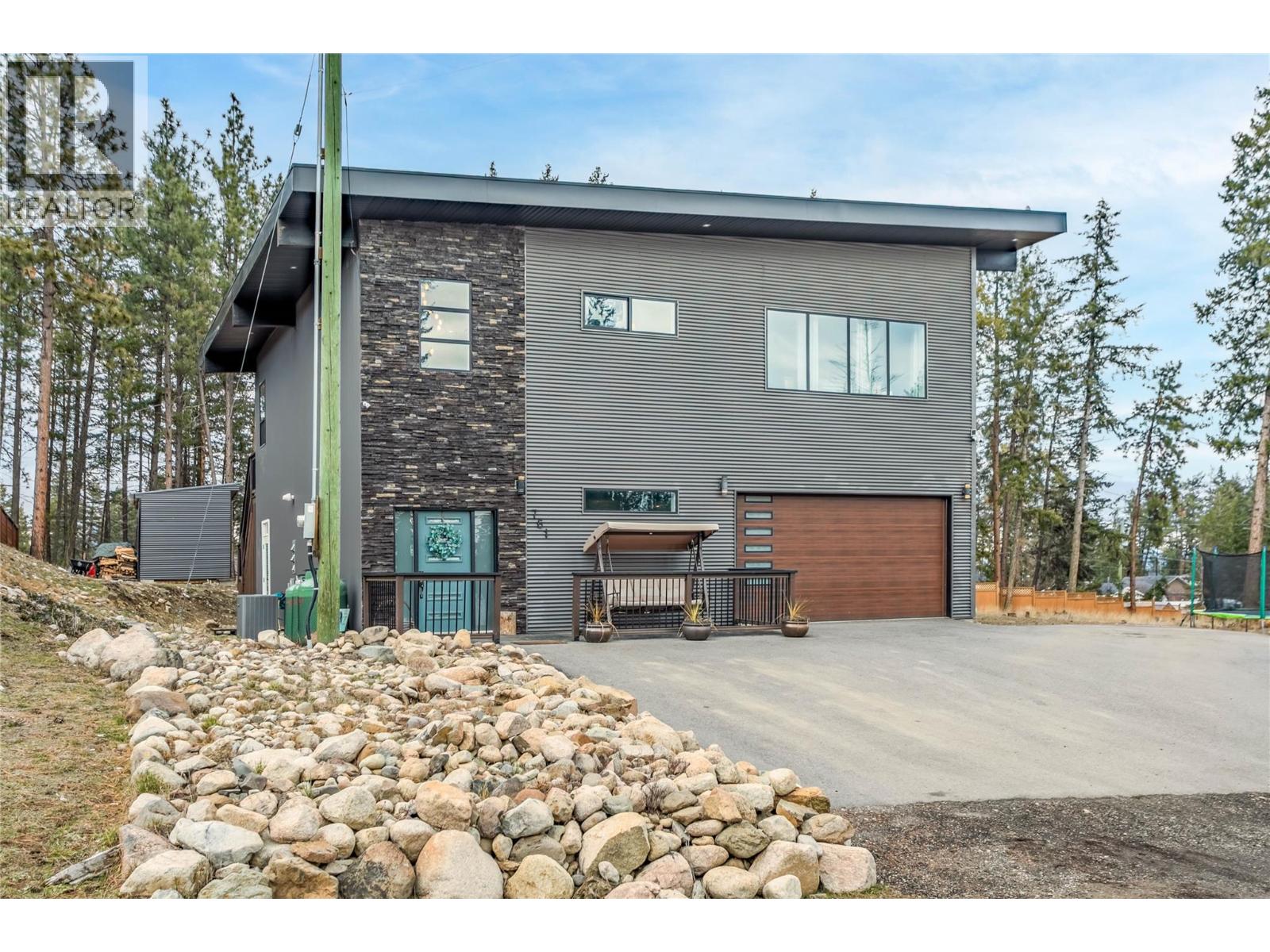 761 Fairbridge Road