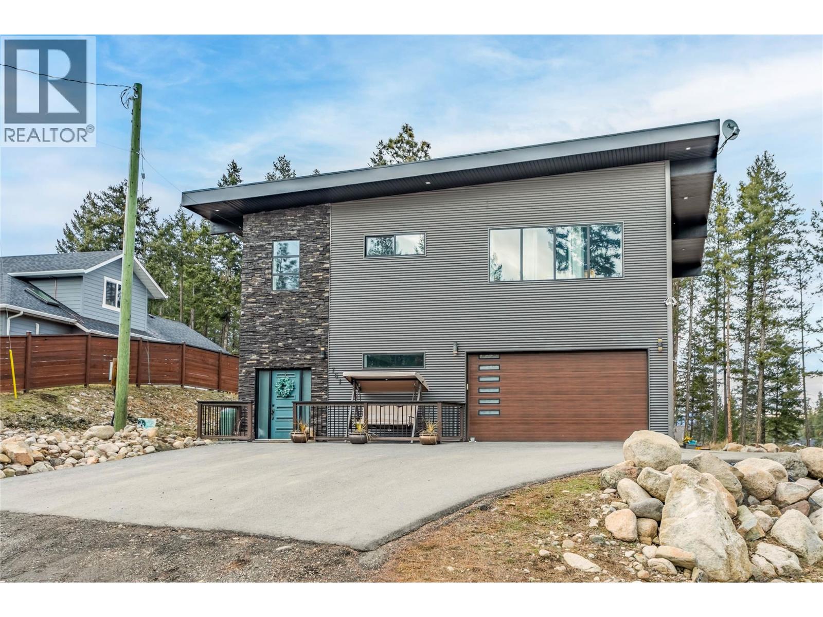 761 Fairbridge Road