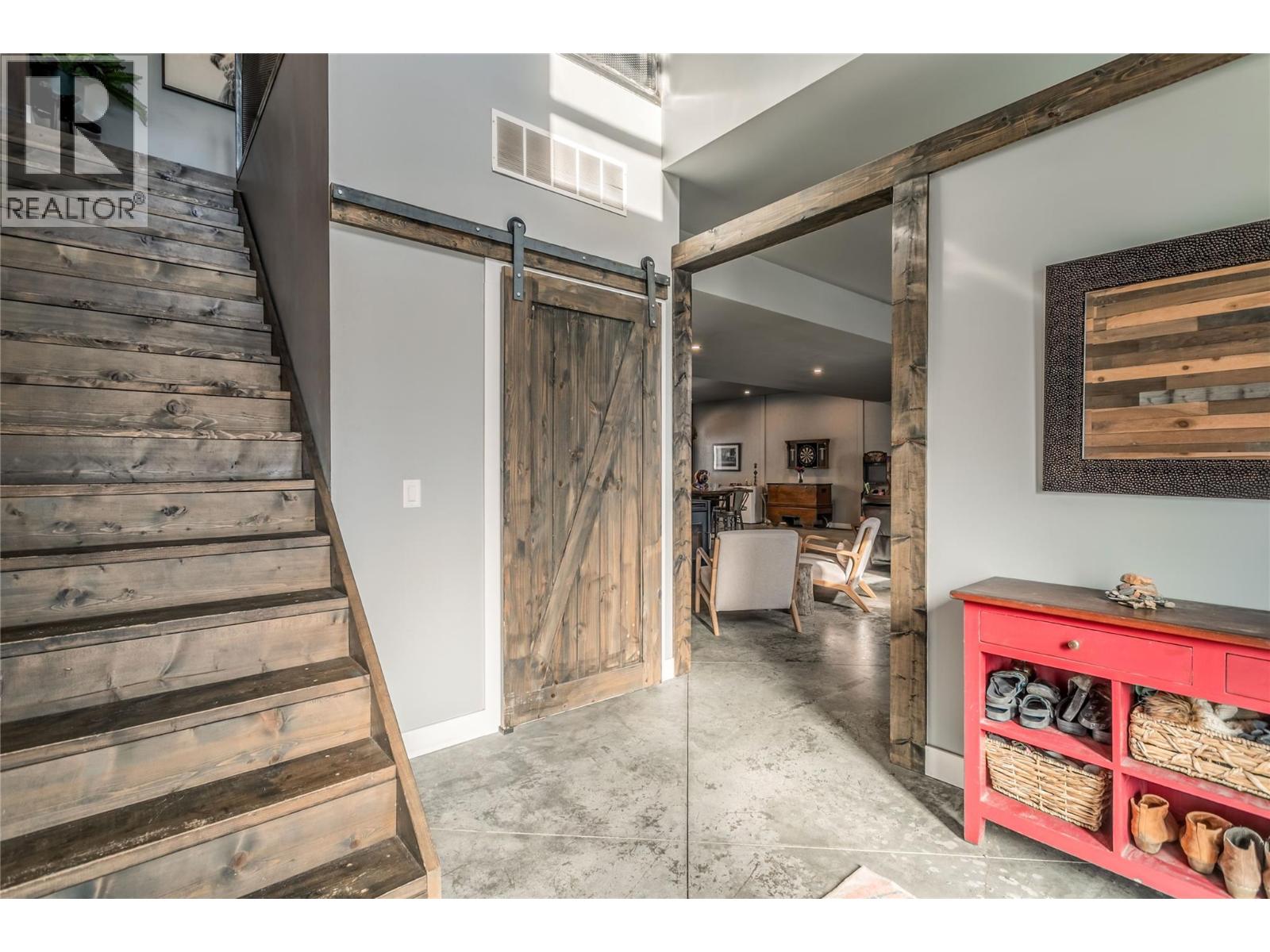 761 Fairbridge Road