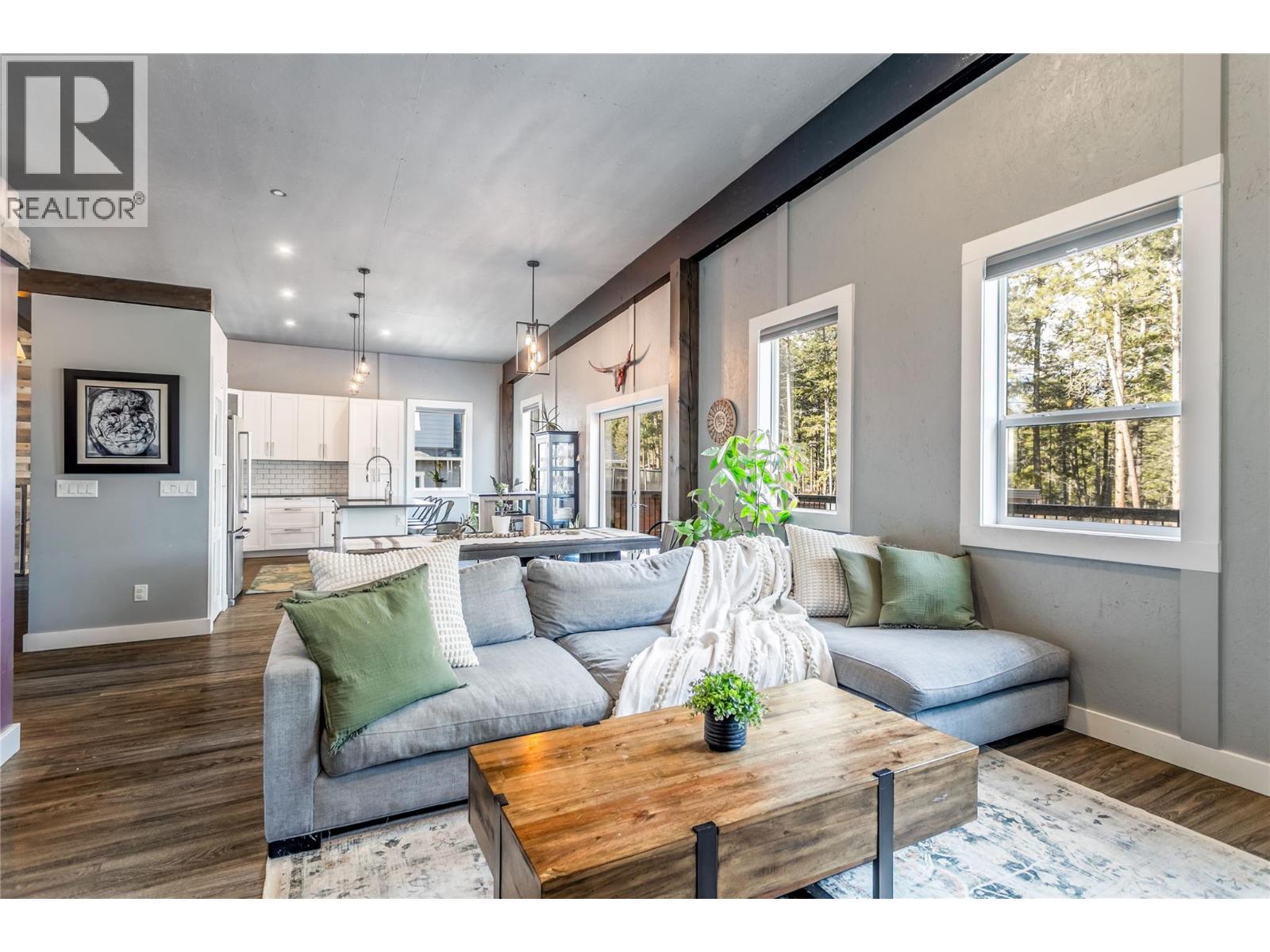 761 Fairbridge Road