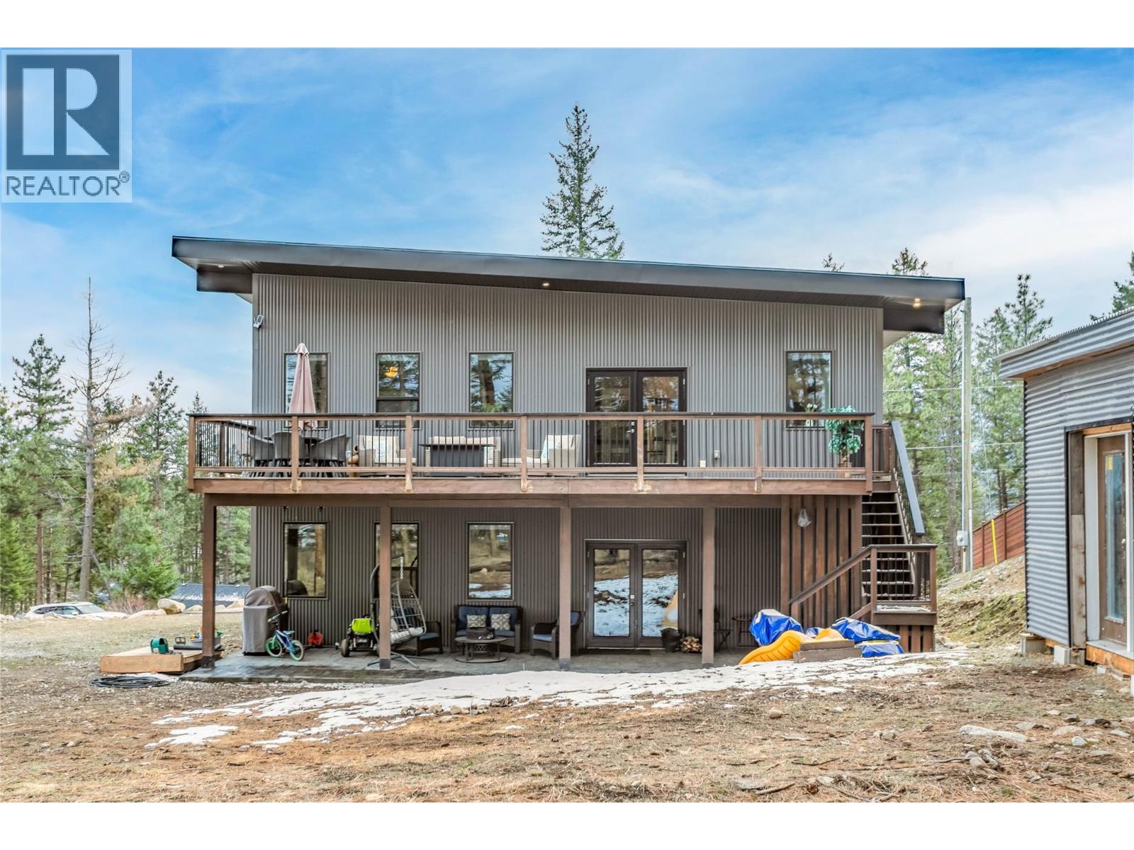 761 Fairbridge Road