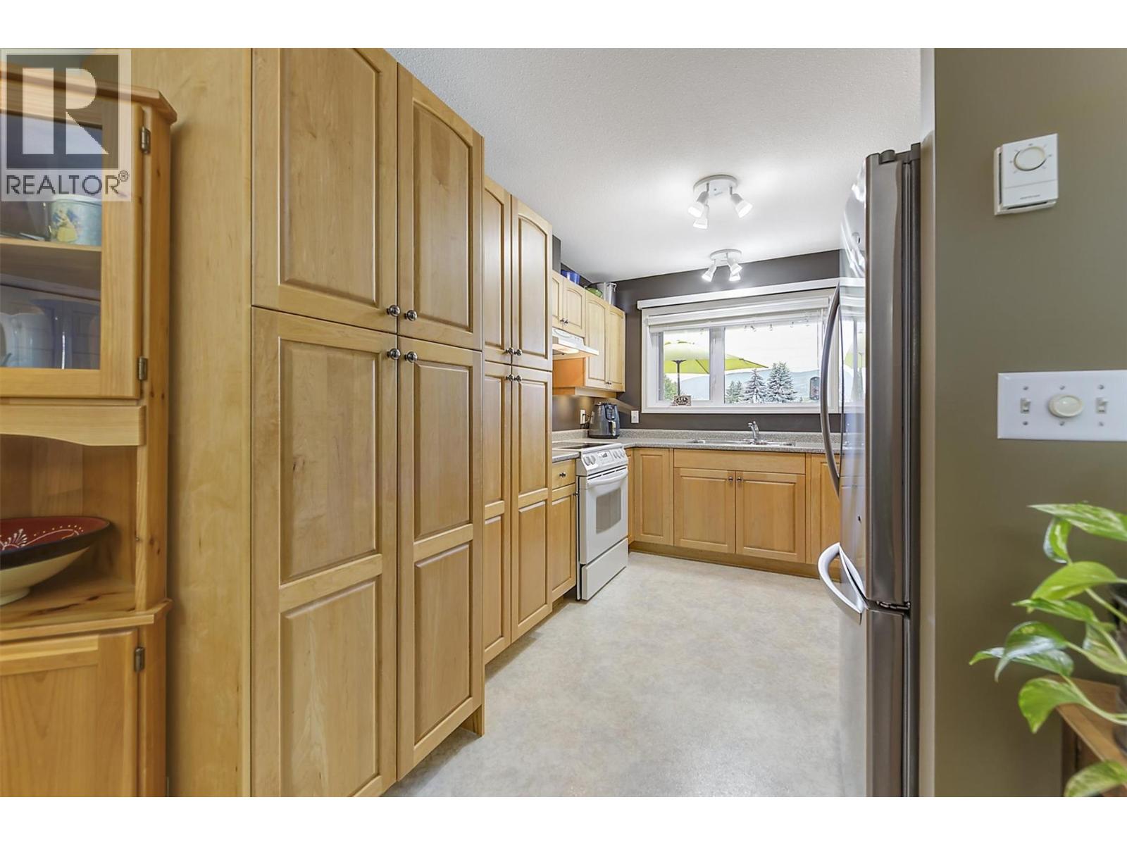 1672 Thayer Court