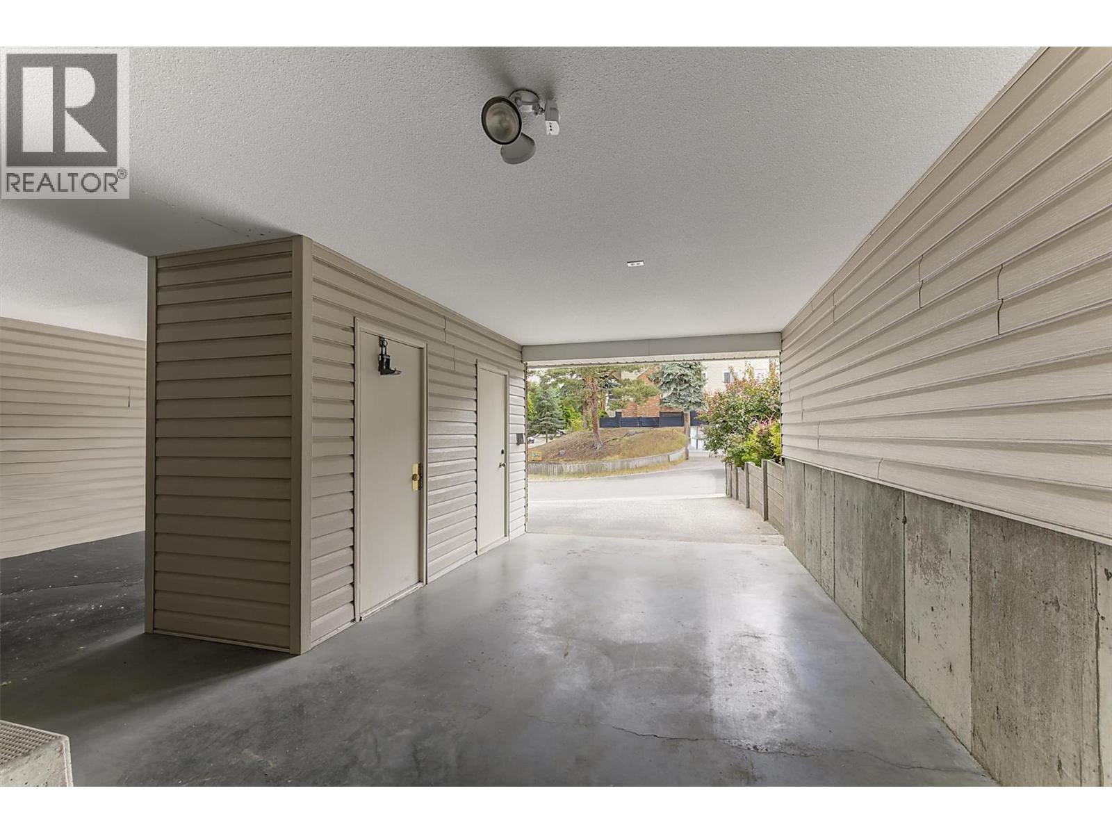 1672 Thayer Court