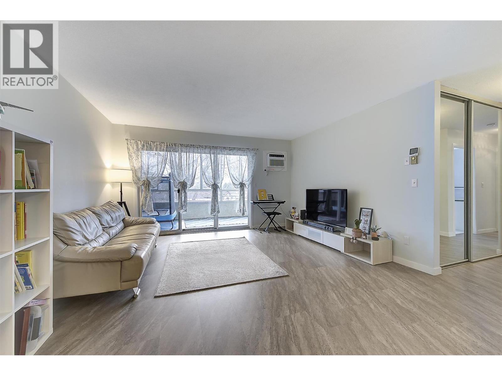 1534 Lawrence Avenue Unit# 203