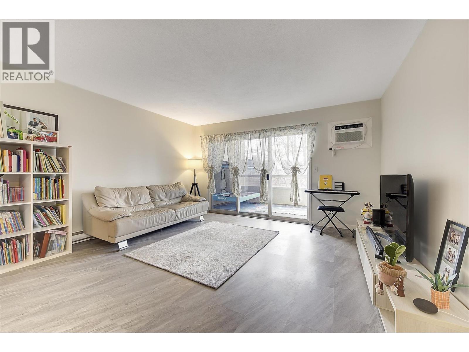 1534 Lawrence Avenue Unit# 203