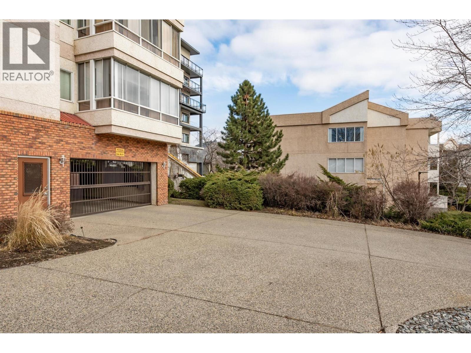 1534 Lawrence Avenue Unit# 203