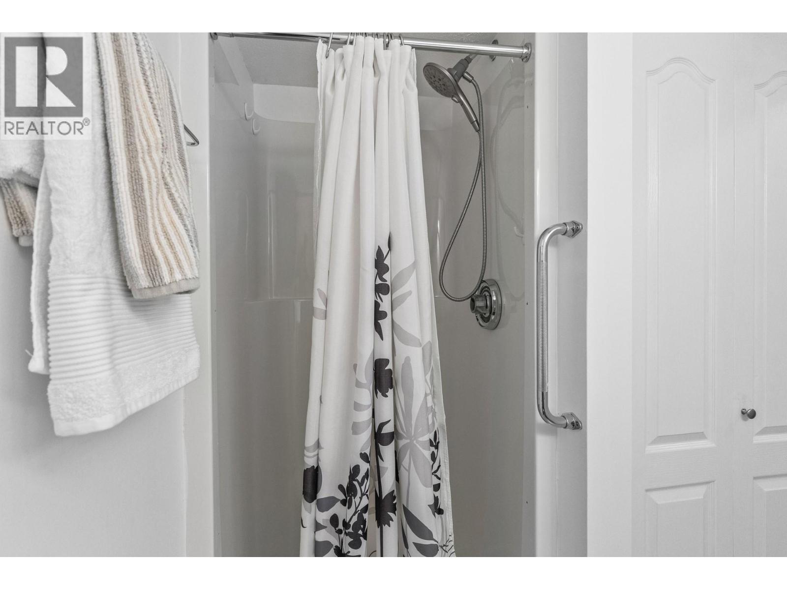 3157 Casorso Road Unit# 105