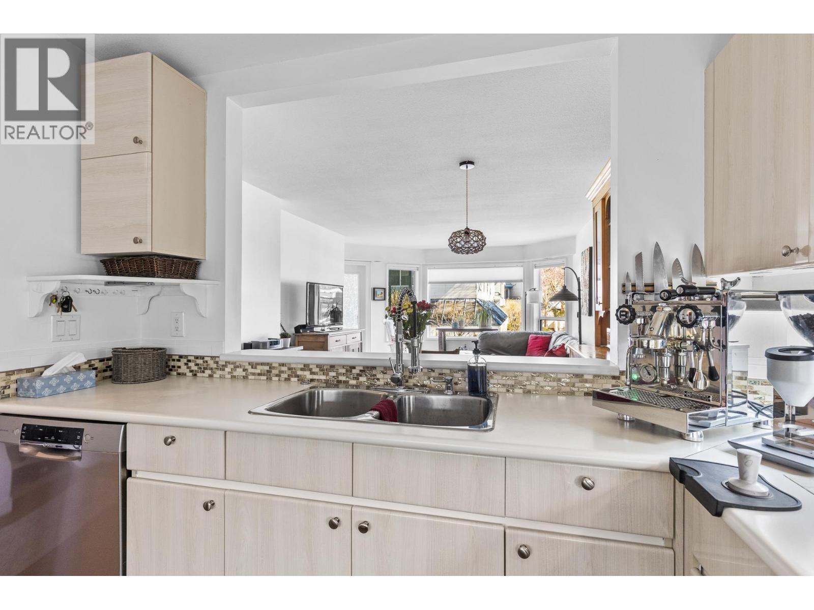 3157 Casorso Road Unit# 105