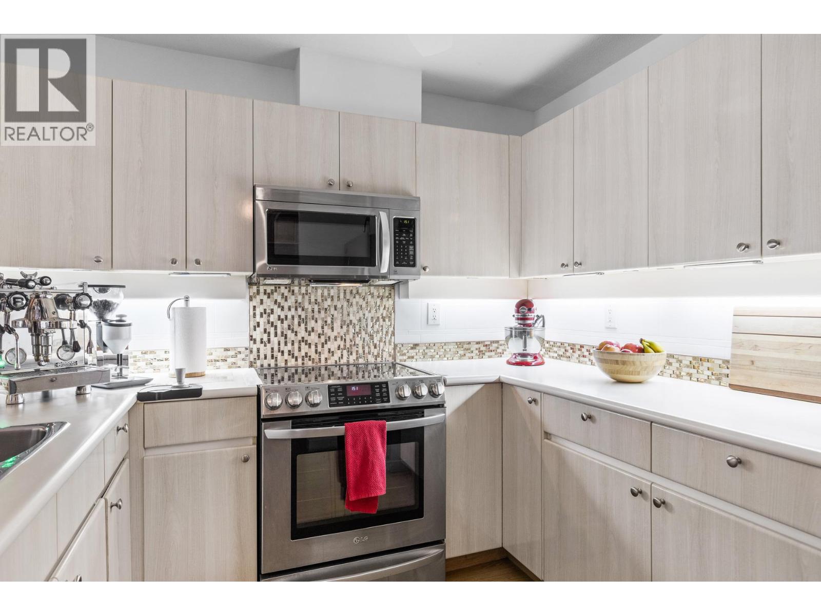 3157 Casorso Road Unit# 105