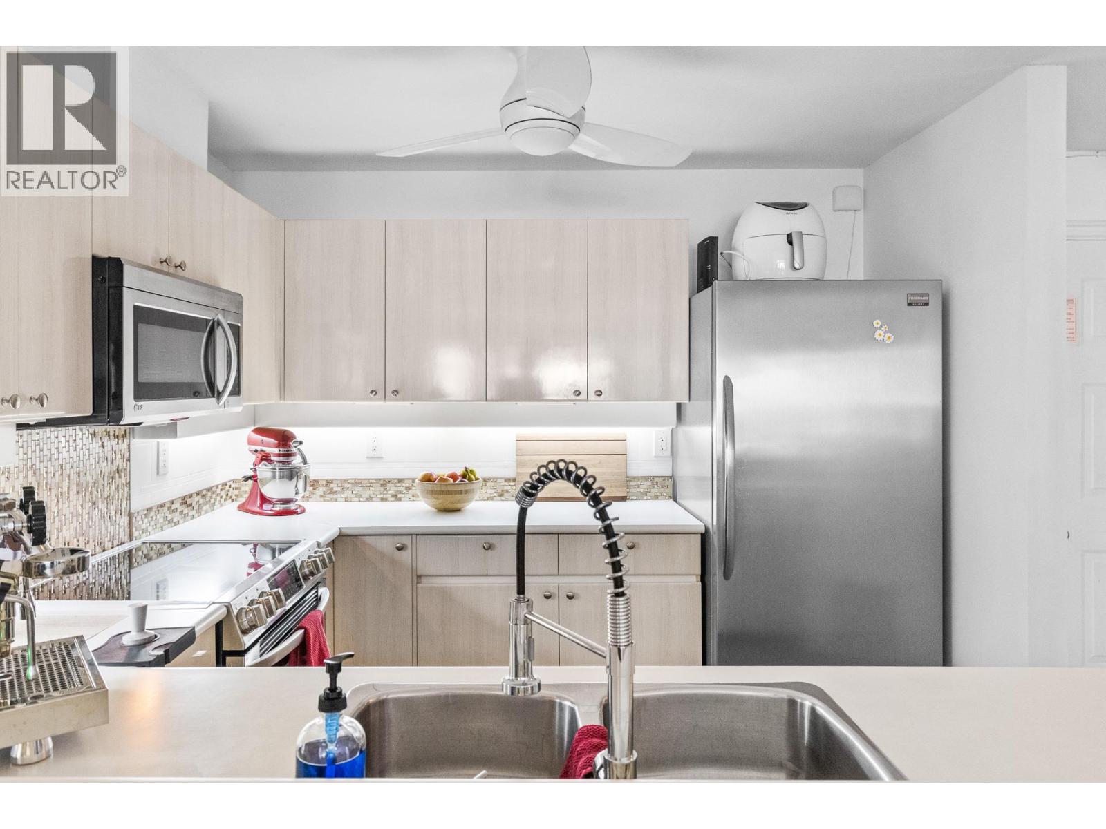 3157 Casorso Road Unit# 105