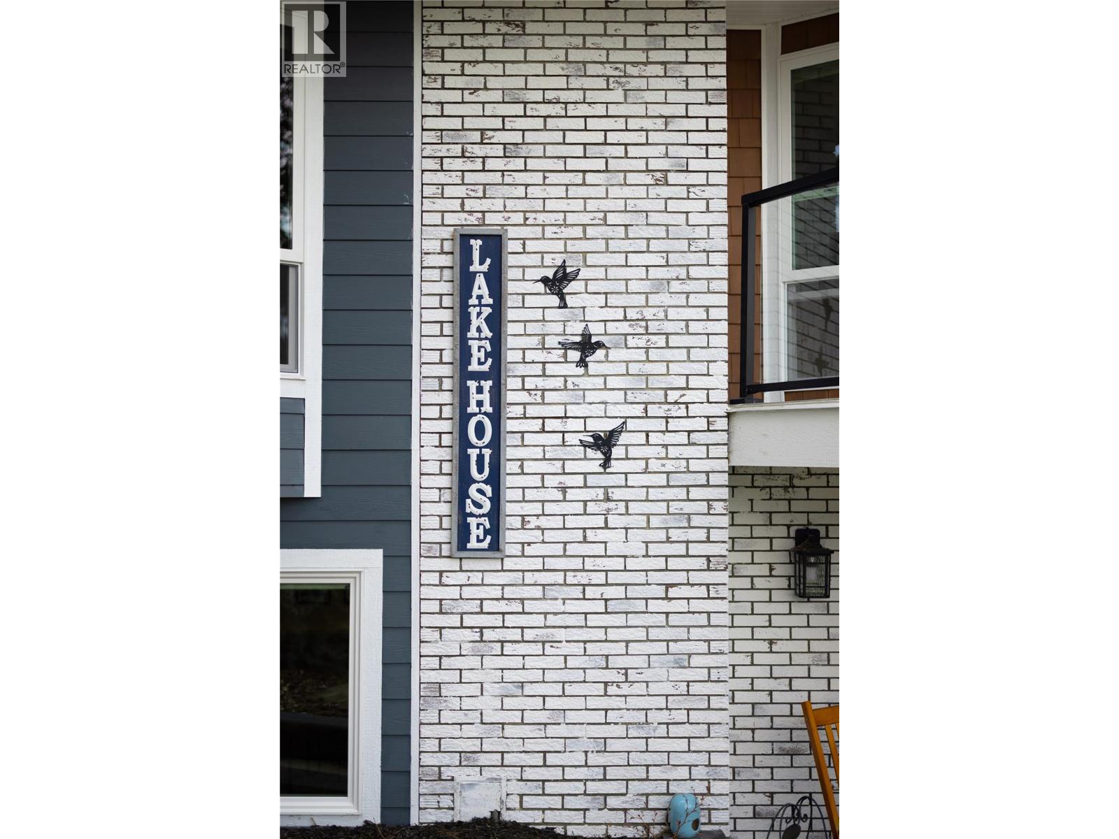 277 Clifton Road N