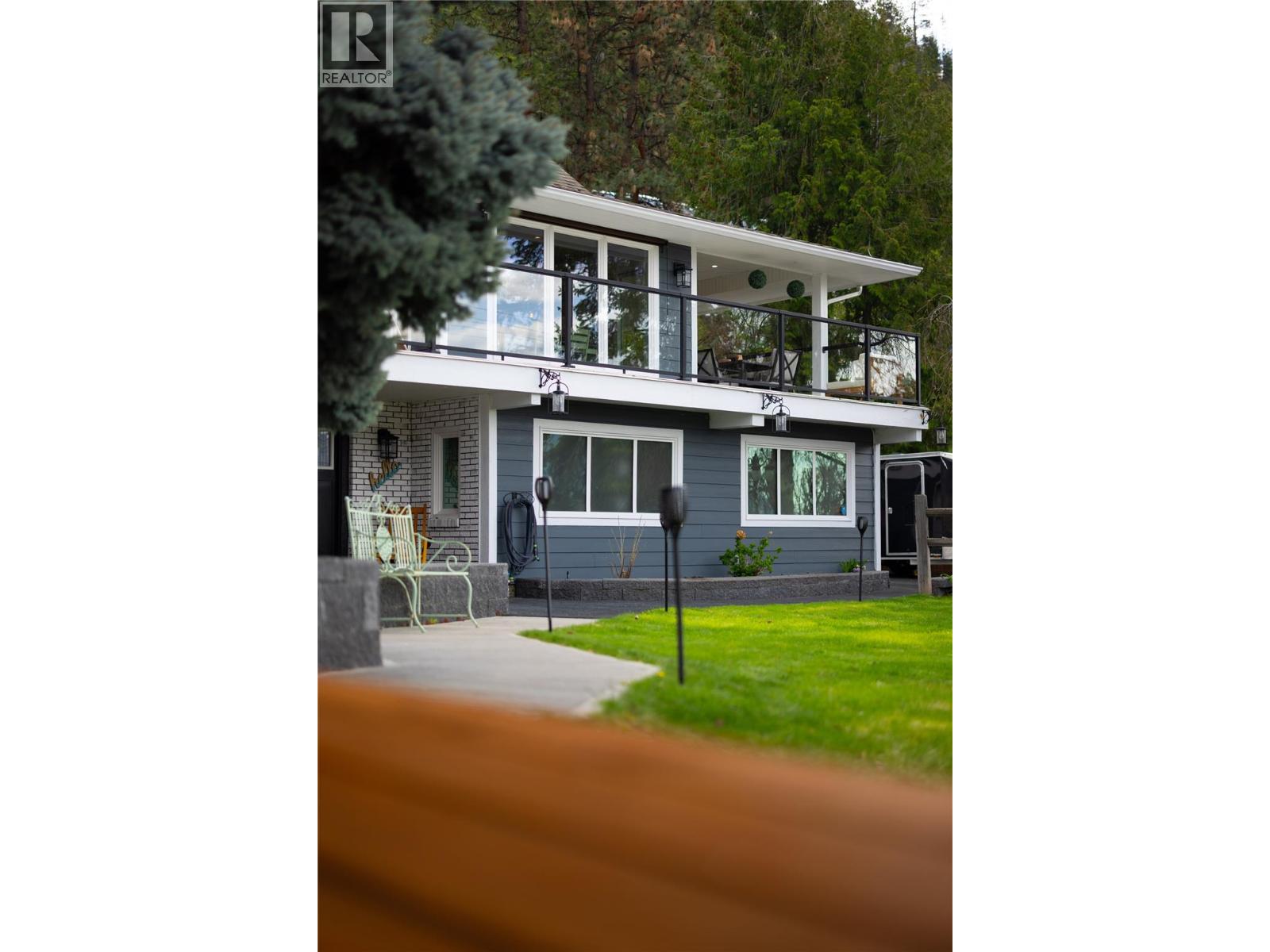 277 Clifton Road N