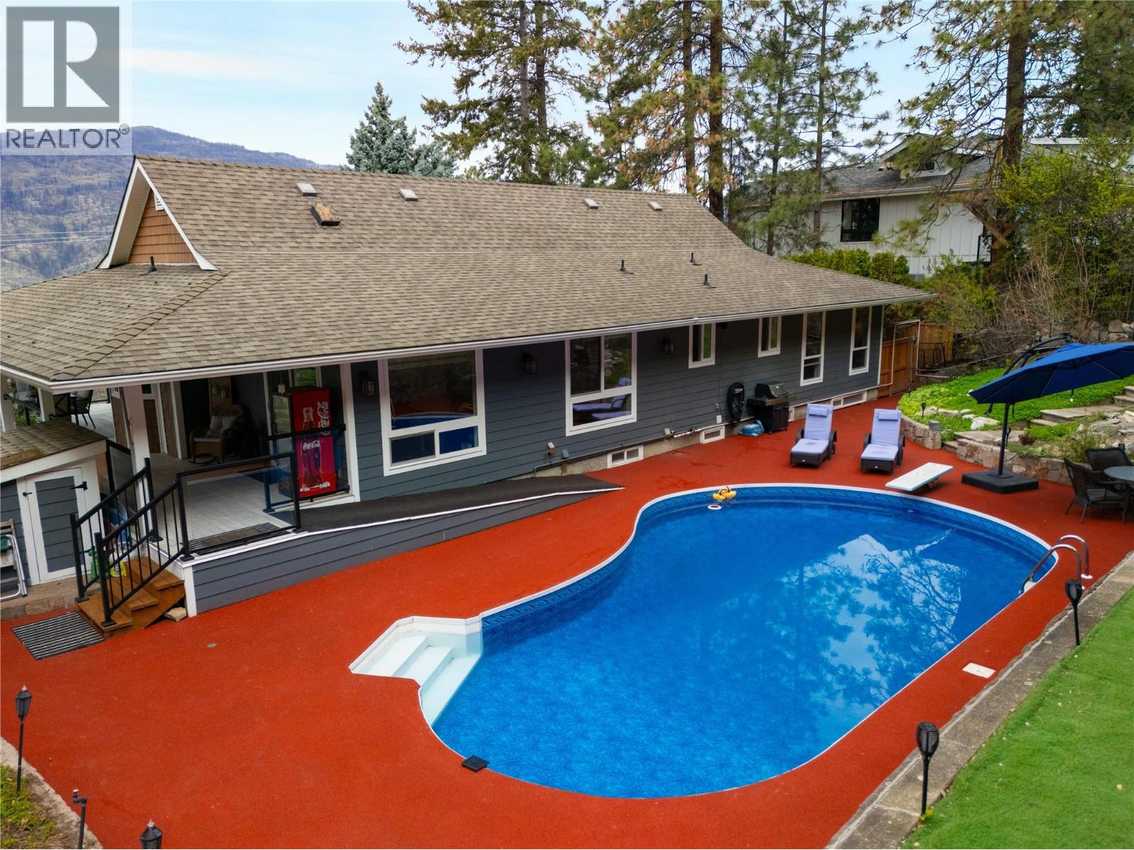 277 Clifton Road N