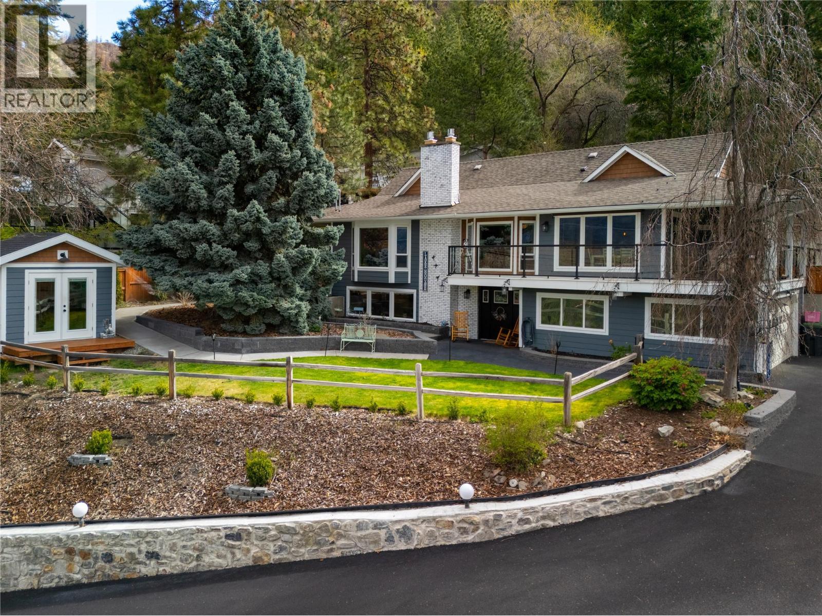 277 Clifton Road N