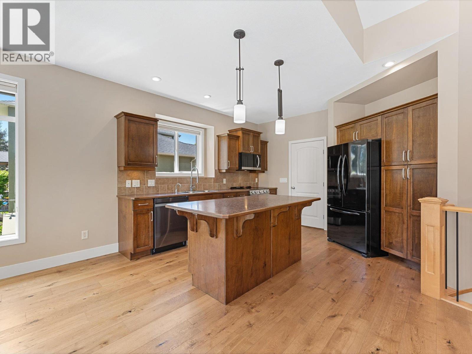 2413 Cobblestone Road