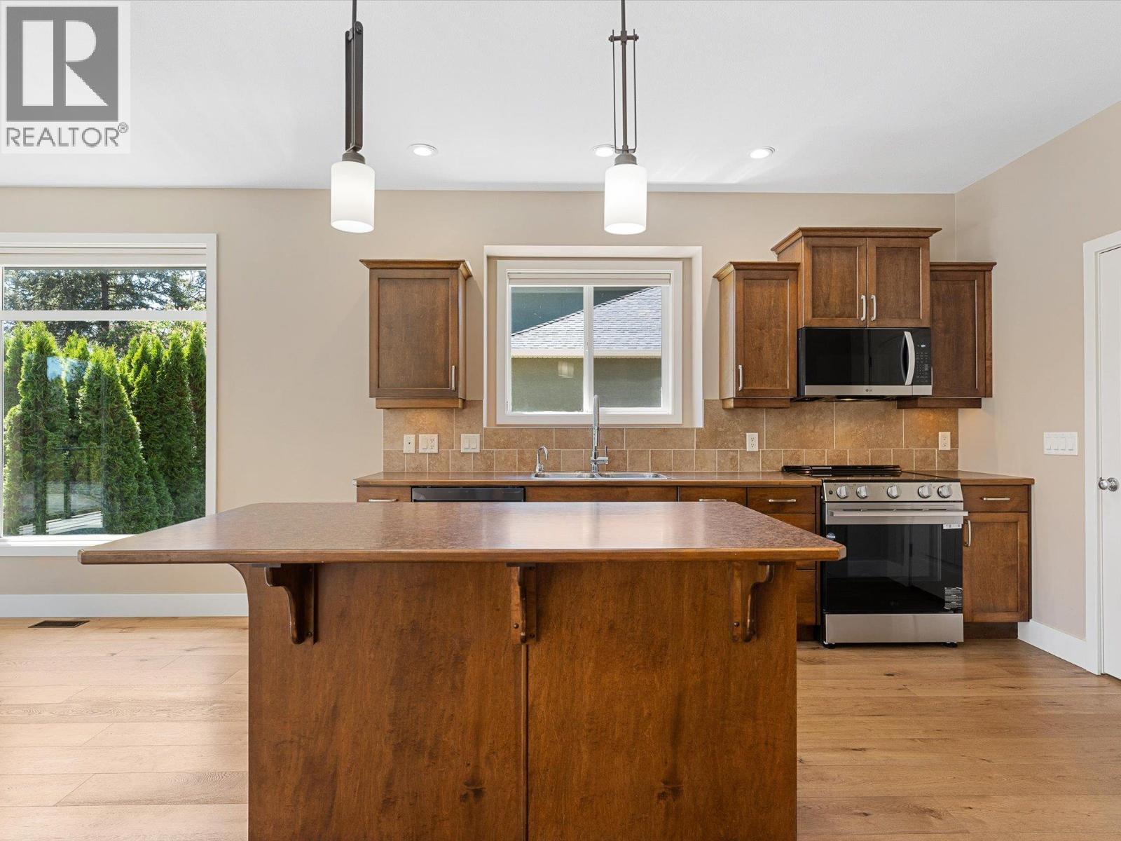 2413 Cobblestone Road