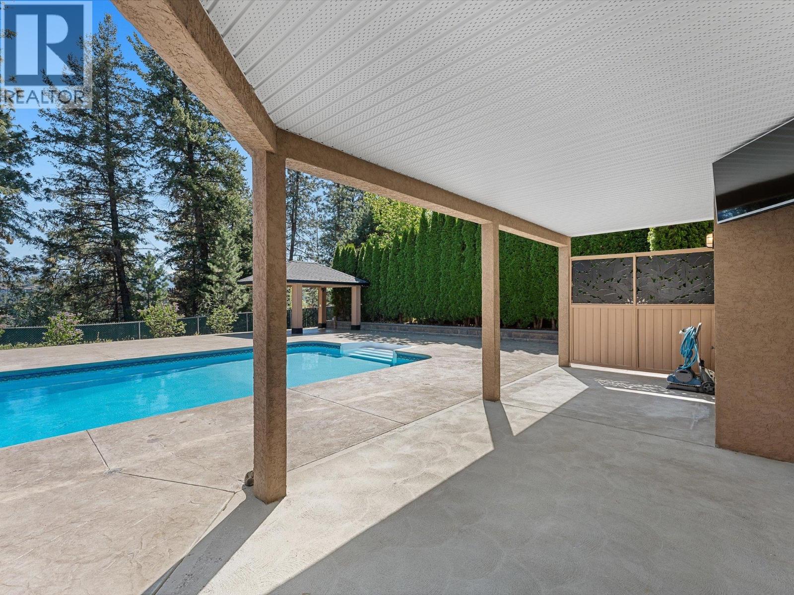 2413 Cobblestone Road