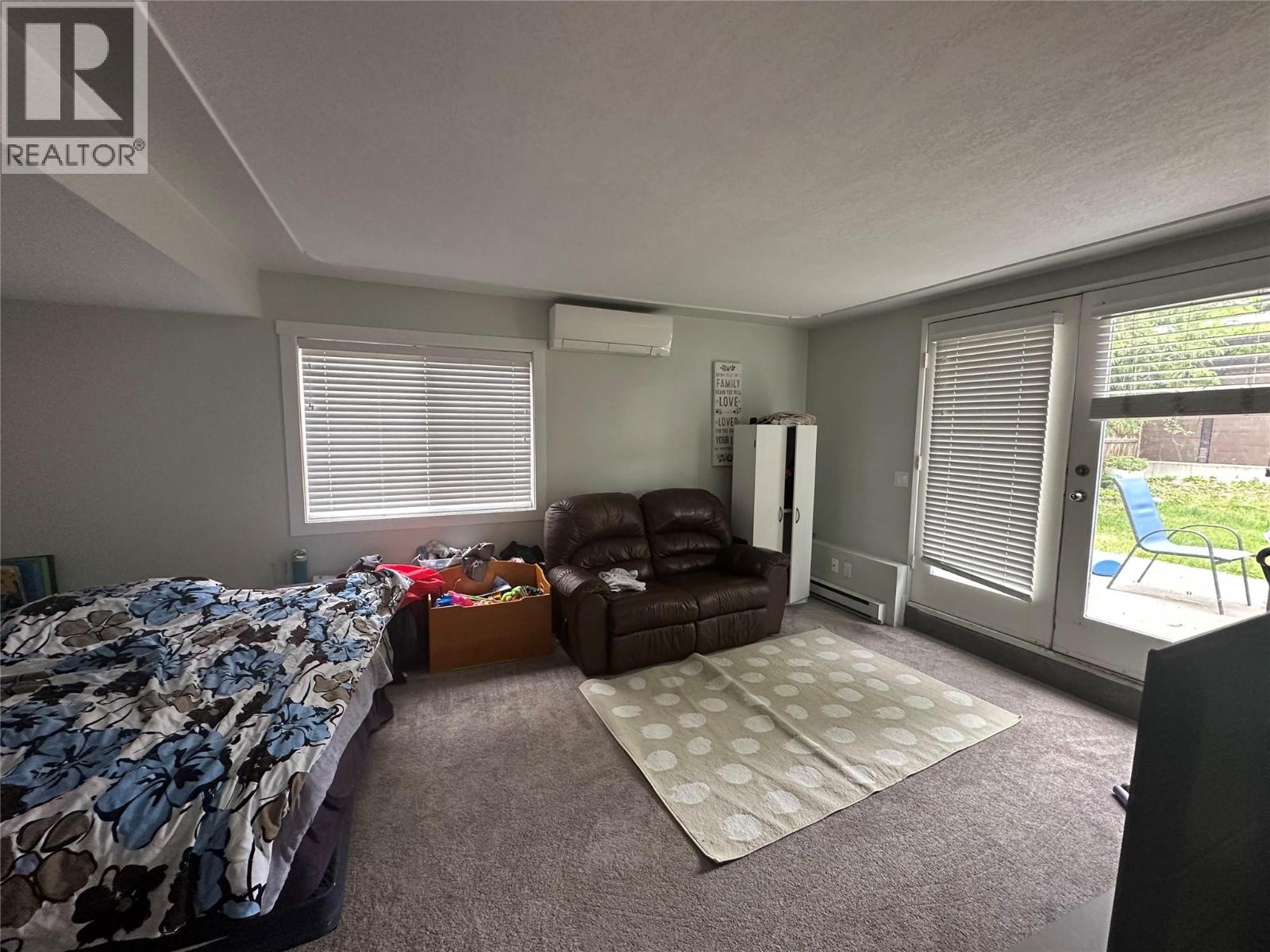 432 Wardlaw Avenue