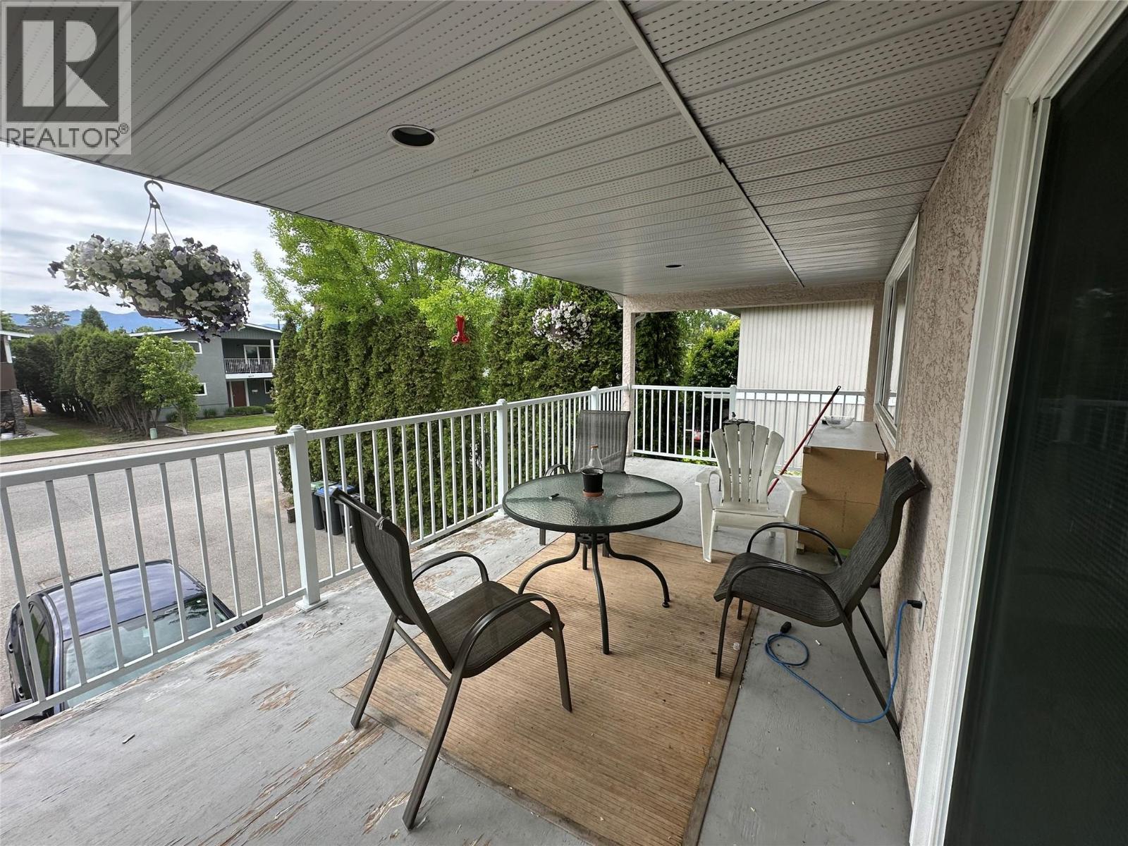 432 Wardlaw Avenue