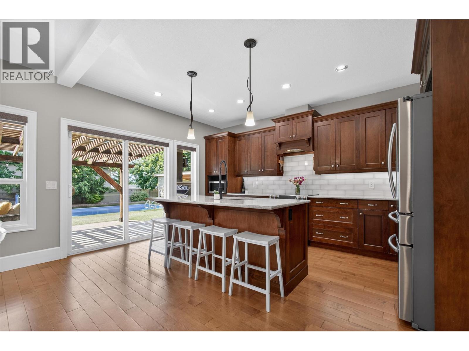 4588 Raymer Road