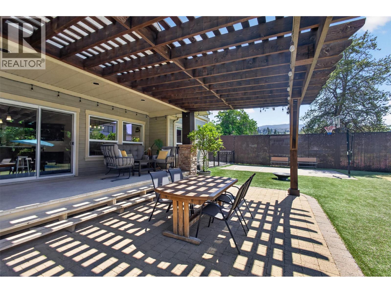 4588 Raymer Road