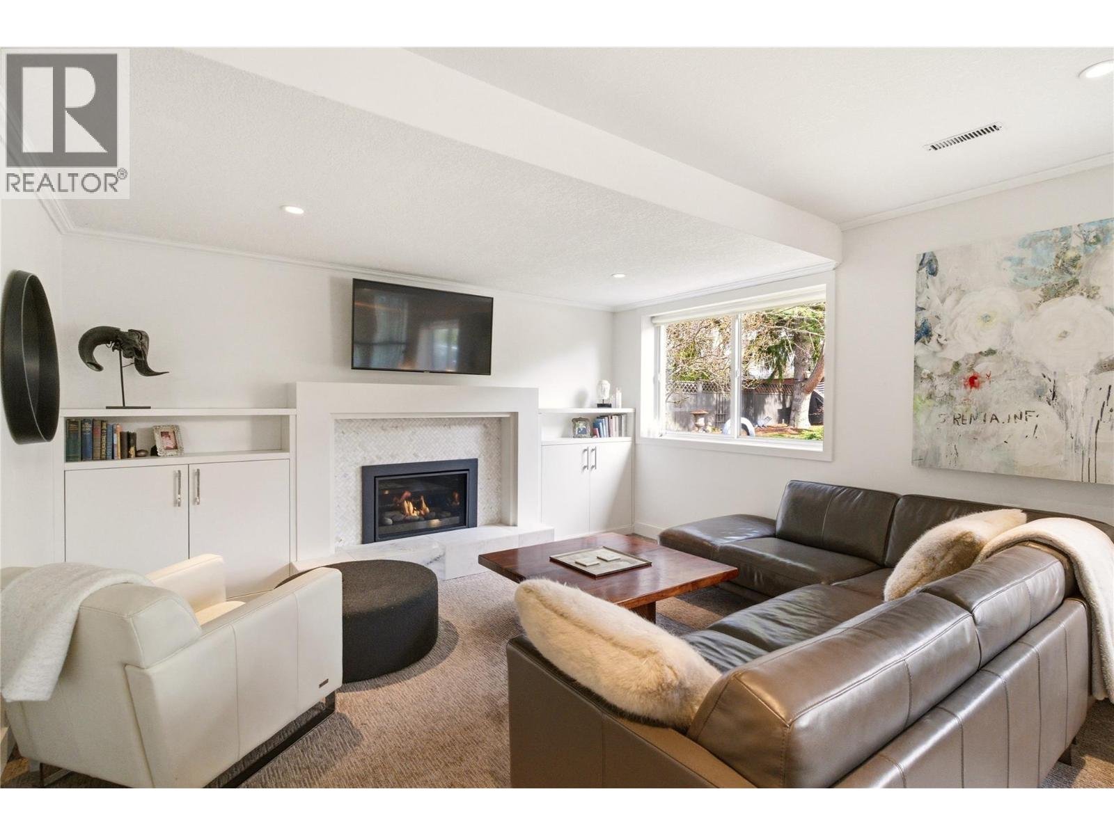 4337 Dunvegan Court