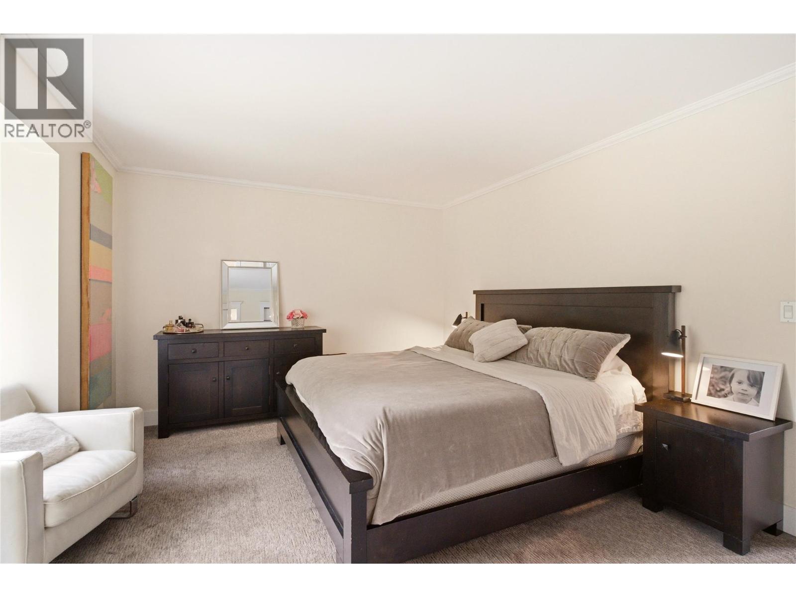 4337 Dunvegan Court