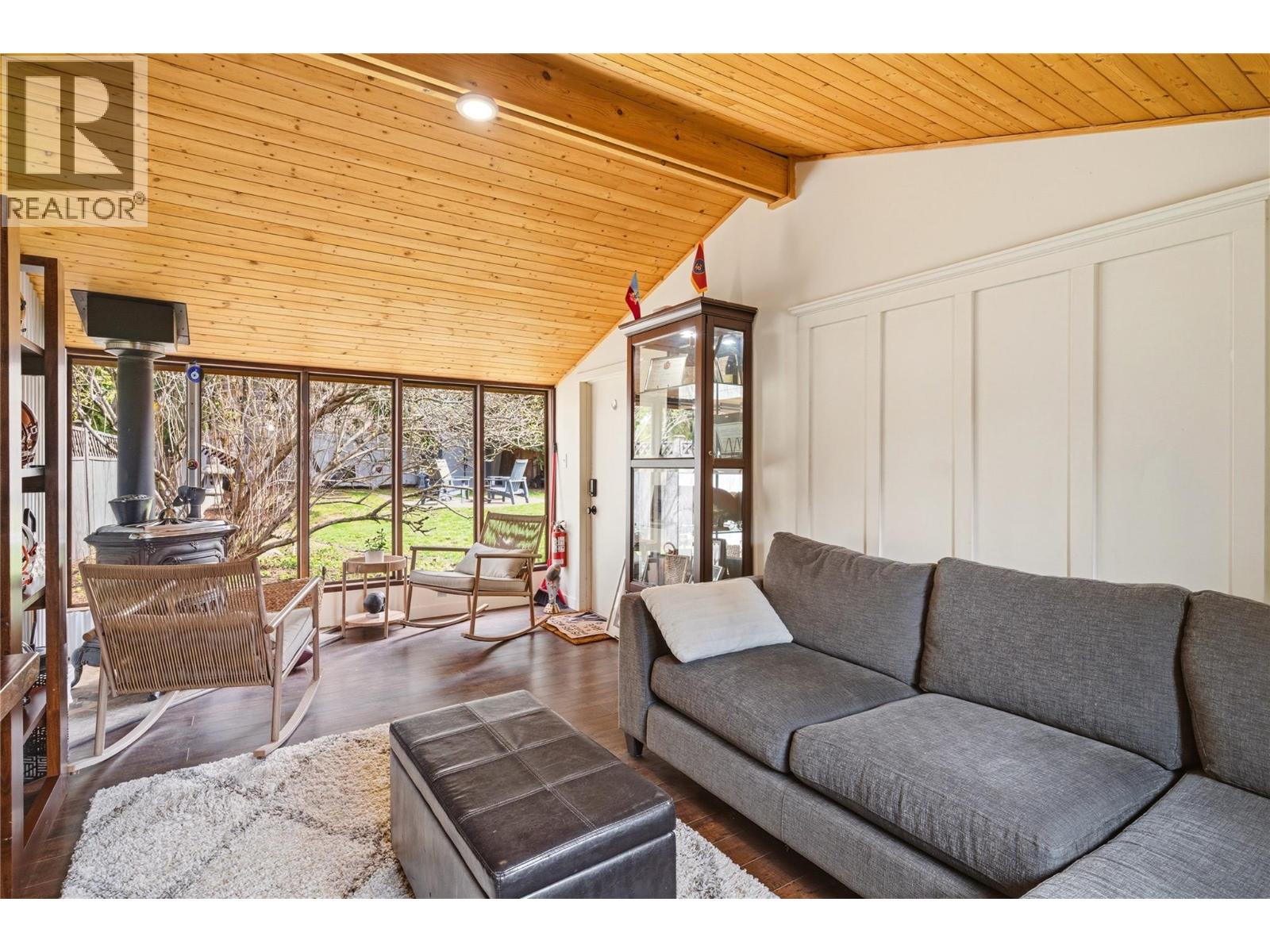 4337 Dunvegan Court
